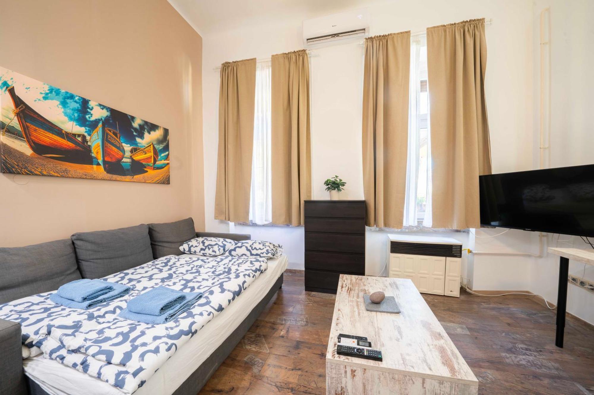 2br Party District K29 *