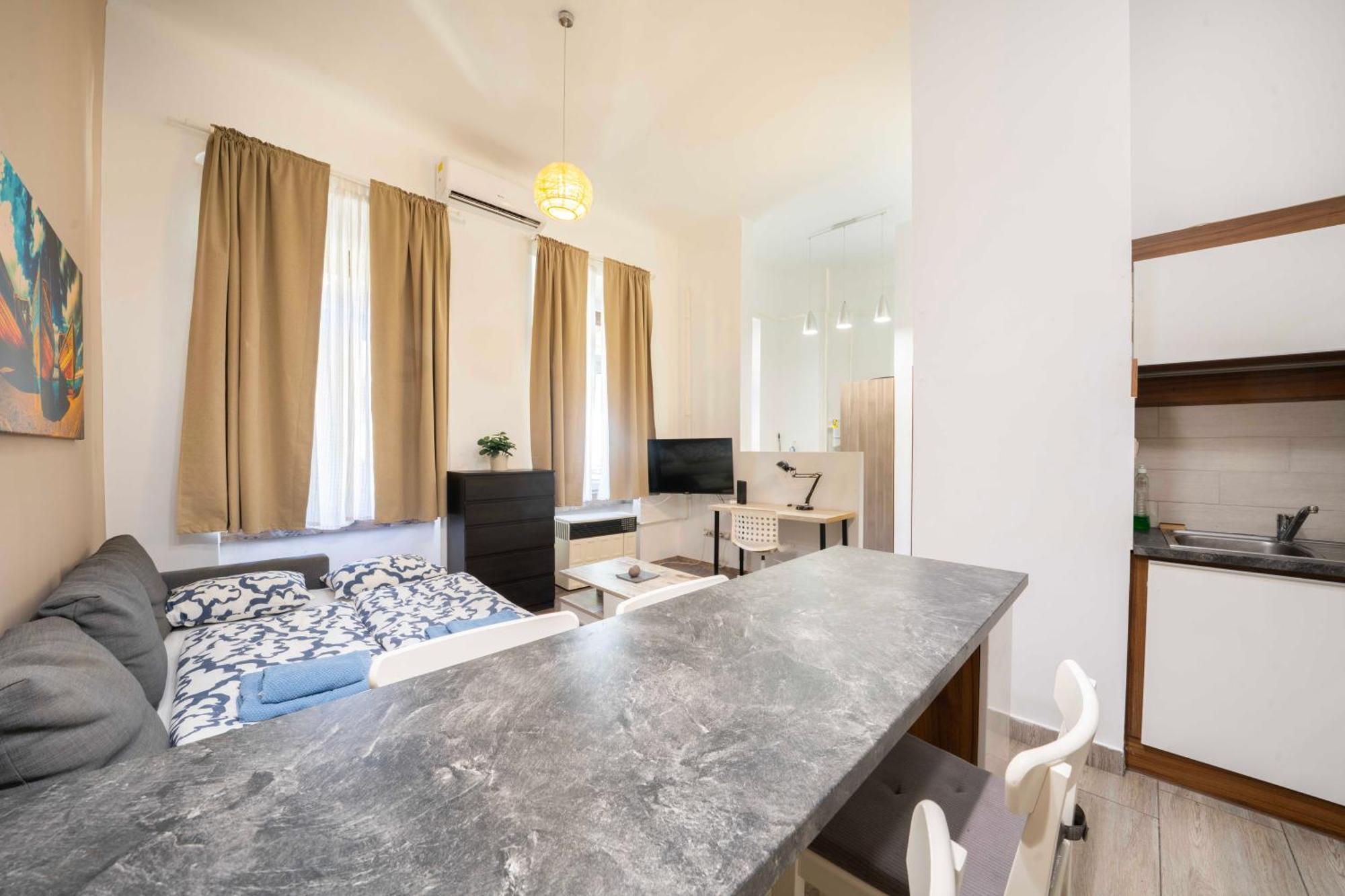2br Party District K29 *